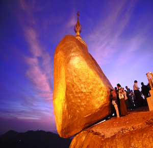Klassische Höhepunkte Myanmars mit Besichtigung des Goldenen Felsens von Kyaikhtiyo