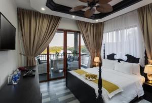 Phong Nha Lake House Resort