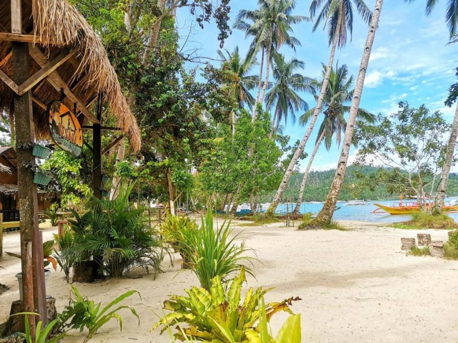 Besaga Beachfront B&B_72936