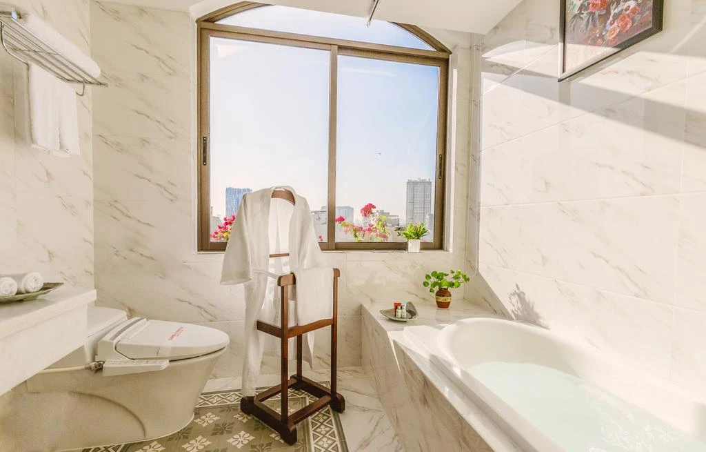 Lotus Central Sai Gon