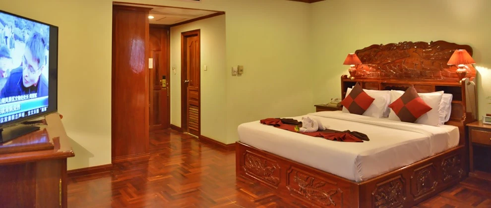 Angkor Hotel - Siem Reap
