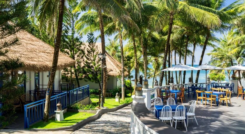 L'Azure Resort and Spa