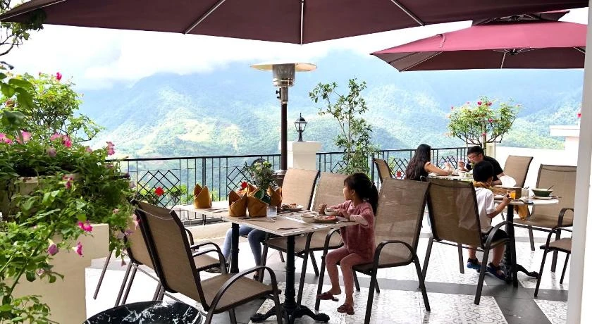 Cat Cat Galerie d'Art