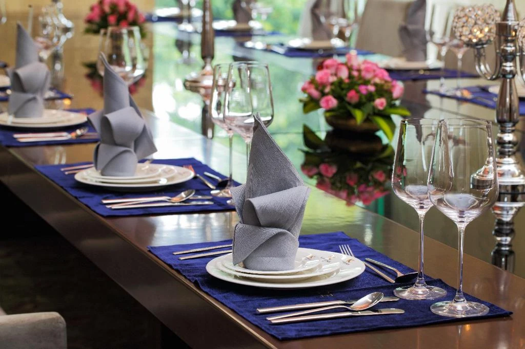 Central Palace Hotel