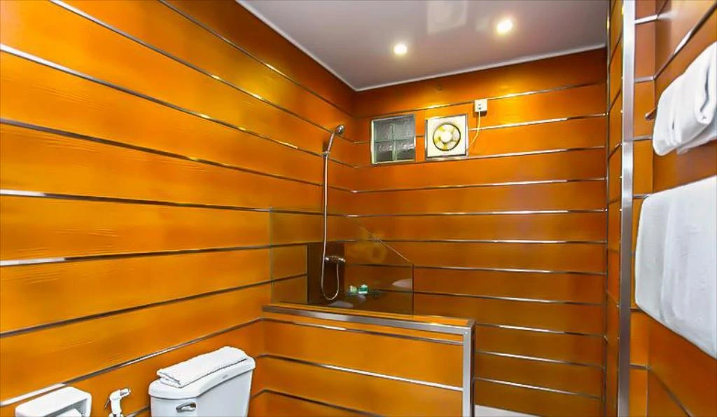 Clover Hotel (Wingaba)