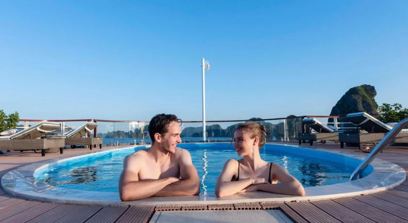 Heritage Cruises Cat Ba Archipelago