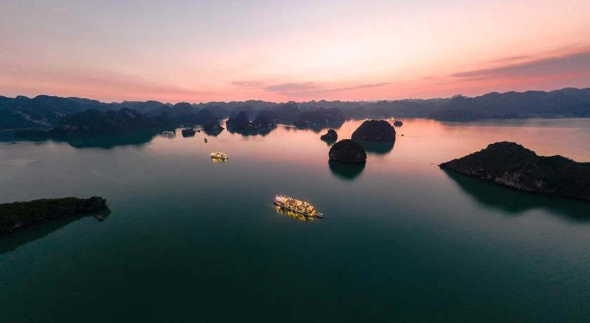 Heritage Cruises Cat Ba Archipelago