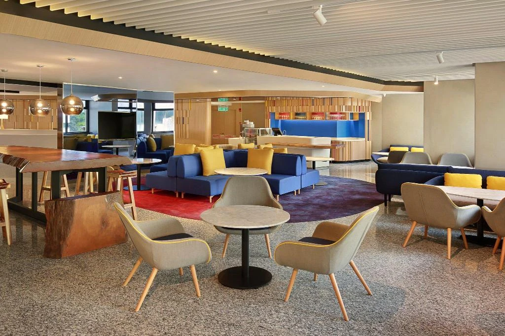 Holiday Inn Express Hotel