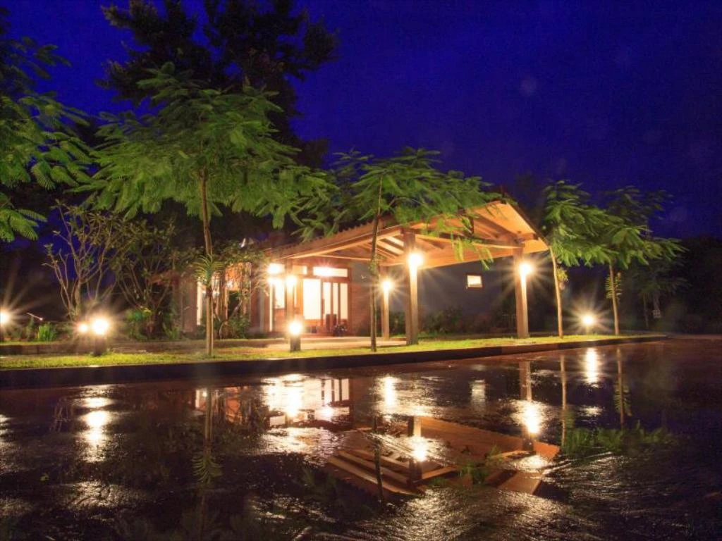 Mayura Hill Hotel & Resort