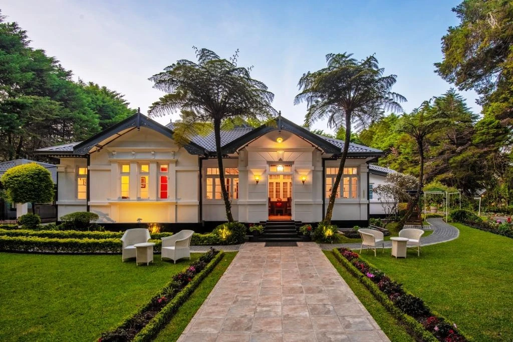 Mirage Kings Cottege