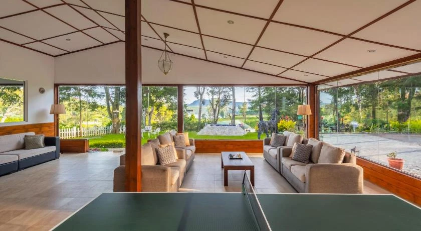 Mirage Kings Cottege