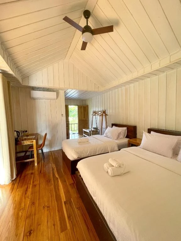 Nongkhiaw the float house