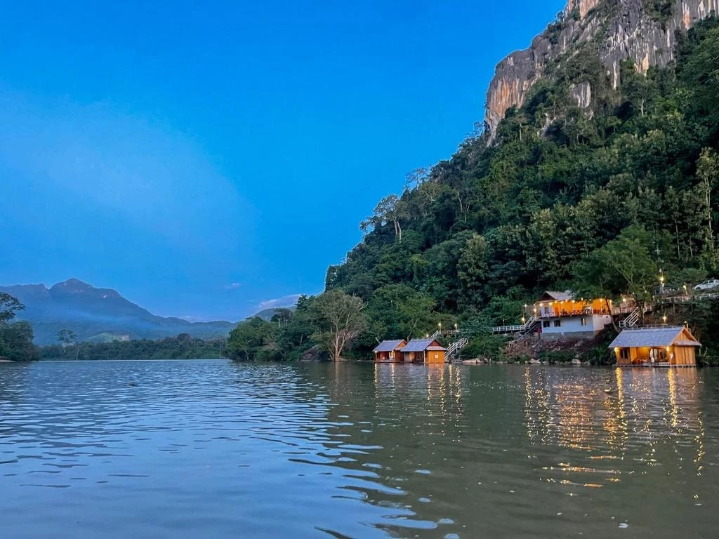 Nongkhiaw the float house