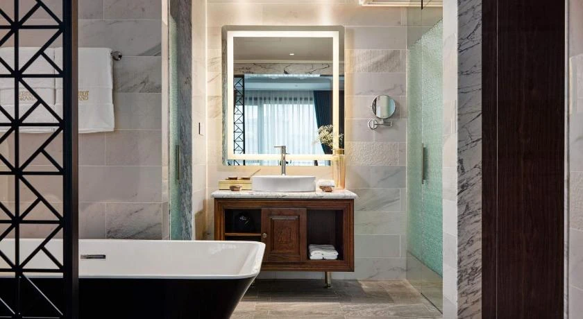 Peridot Grand Luxury Boutique Hotel