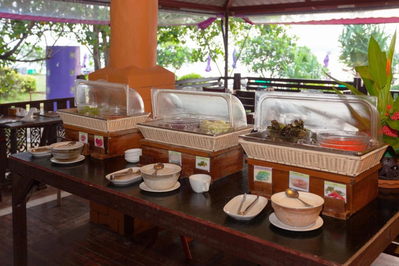 Phi Phi Erawan Palms