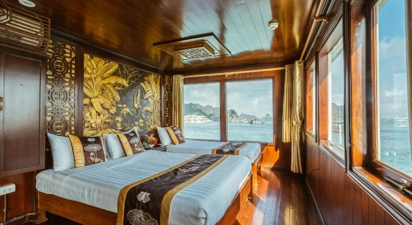 Renea Cruises Halong