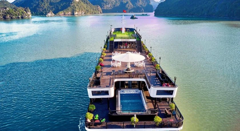 Rita Cruise Halong