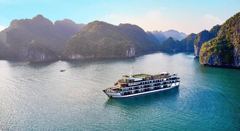 Rita Cruise Halong
