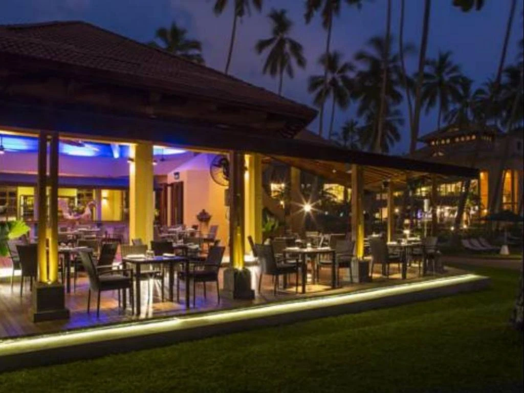 Royal Palms Beach Hotel