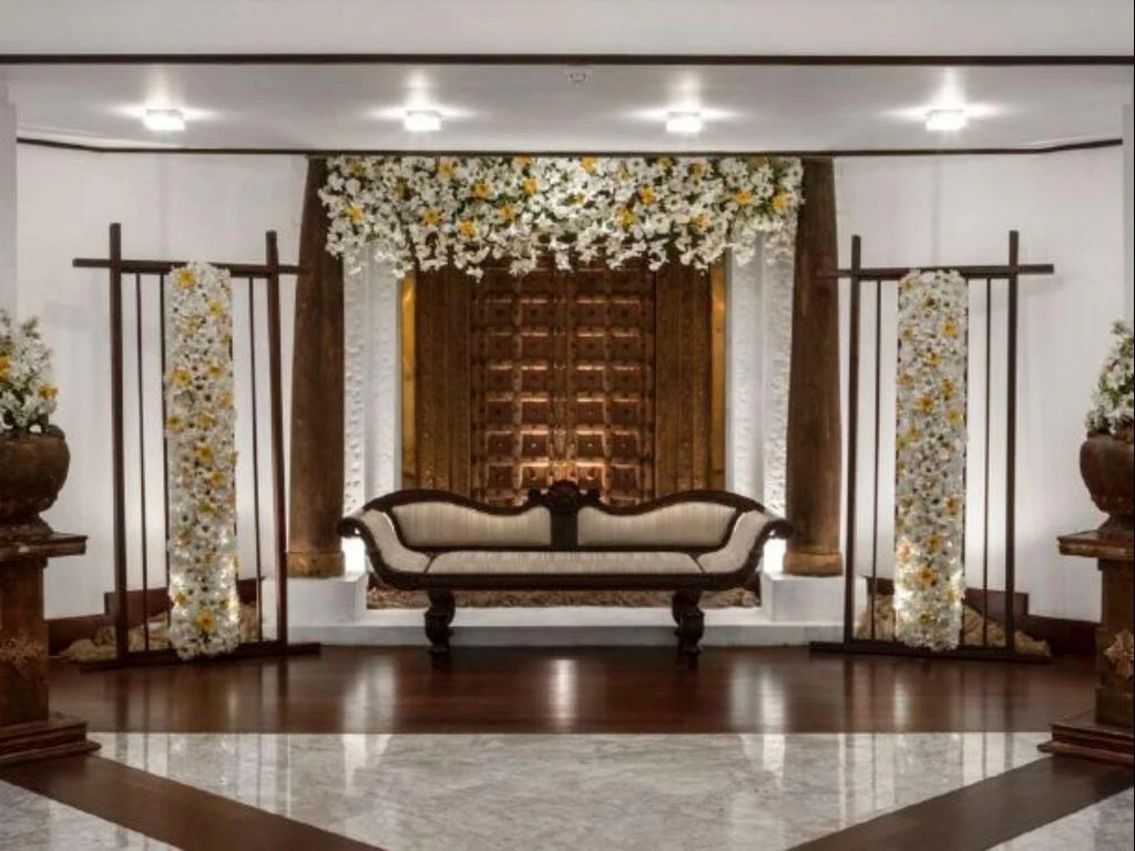 Royal Palms Beach Hotel