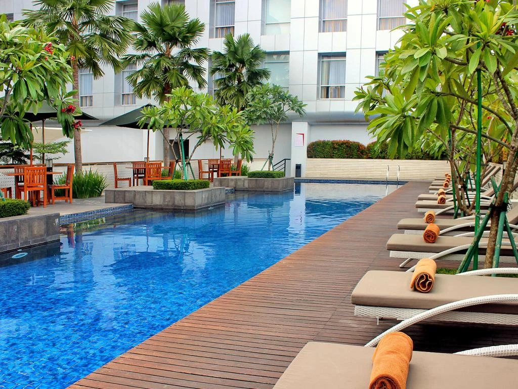 Santika Premiere Dyandra Hotel