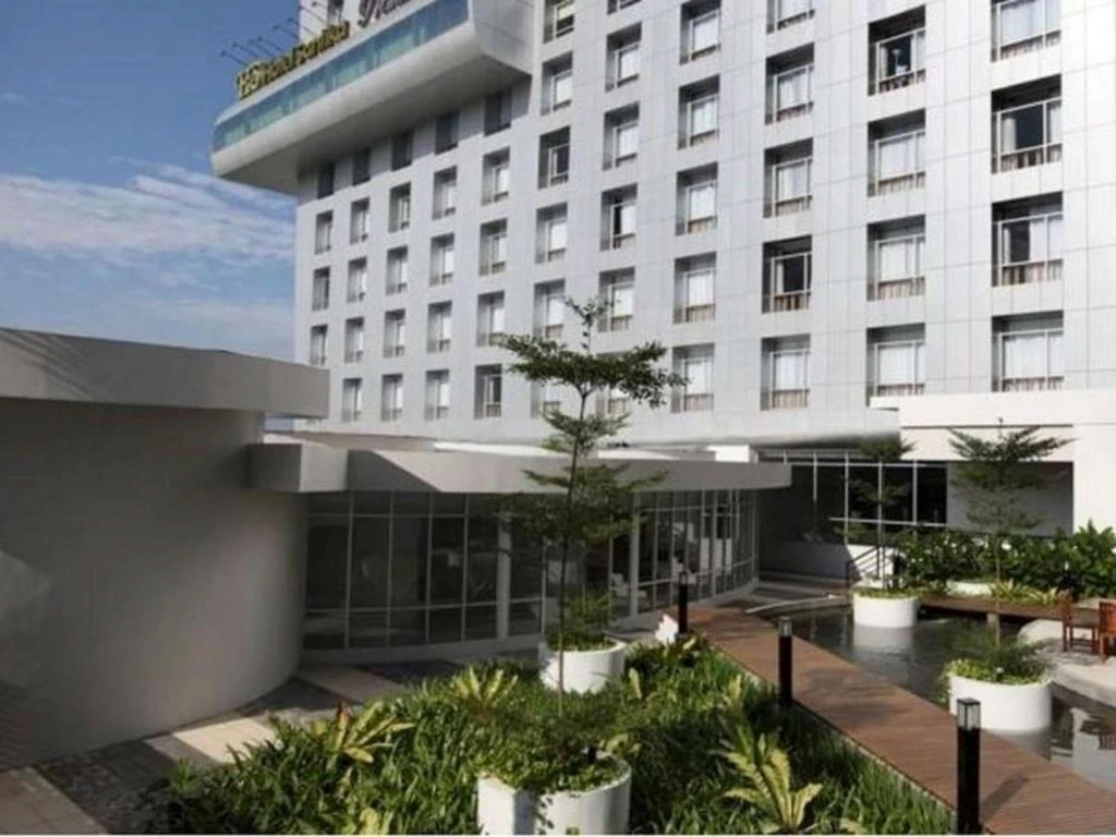 Santika Premiere Dyandra Hotel