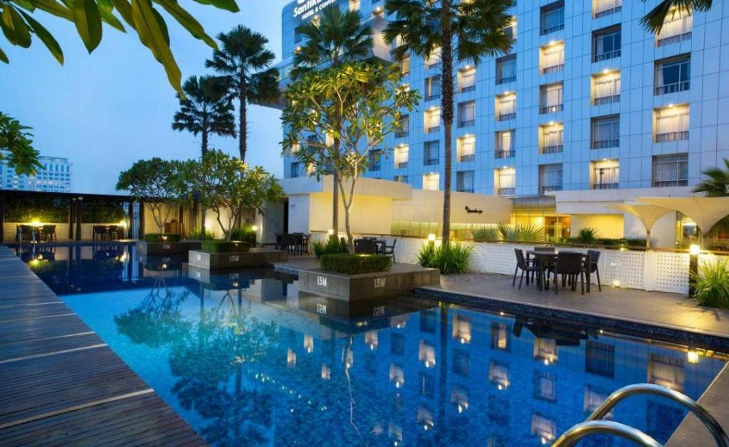 Santika Premiere Dyandra Hotel