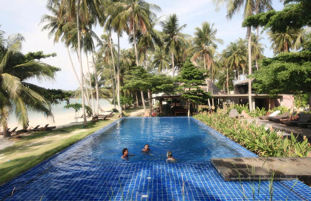 Seavana  Beach Resort