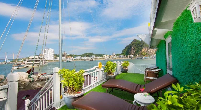 Signature Halong Cruise