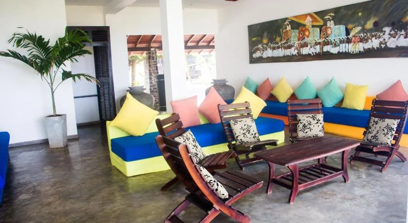 Sri Gemunu Beach Hotel