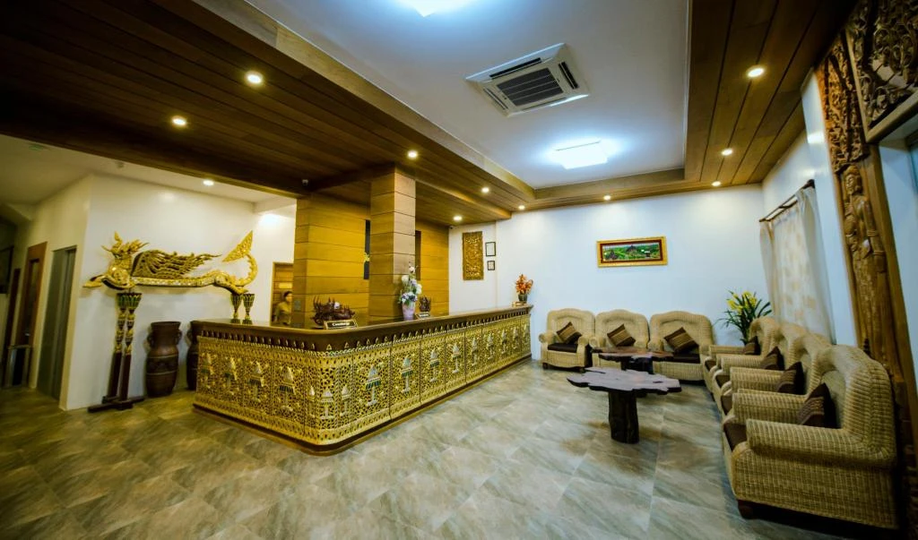 Yadanarpon Dynasty Hotel