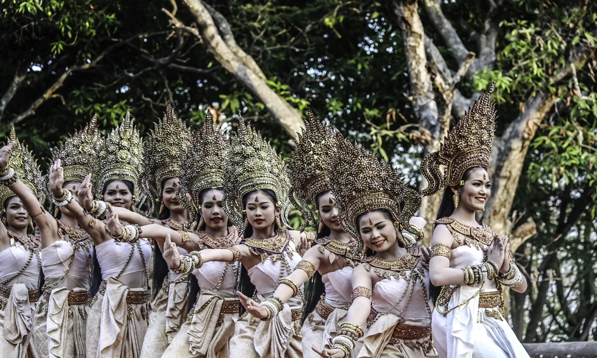 Kambodscha mit Badeurlaub auf Koh Rong oder Koh Rong Samloem