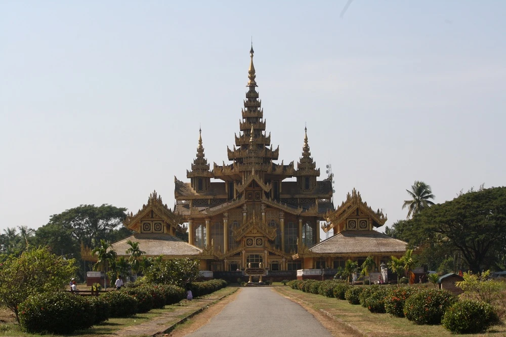 Besuchen Sie historische Forts in Minhla