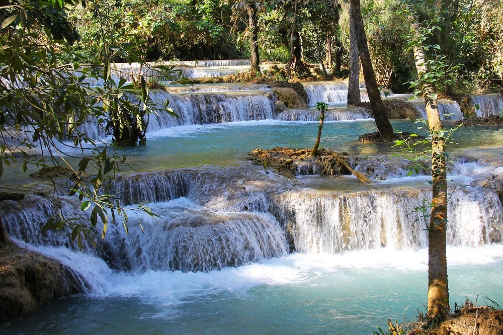 Stadttour durch Luang Prabang und Ausflug zu den Kuang Si Wasserfällen