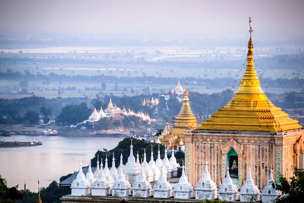 Bootsfahrt auf dem Irrawaddy nach Mingun und Weiterfahrt nach Bagan