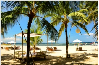 Relaxen am Strand von Sanur/Nusa Dua
