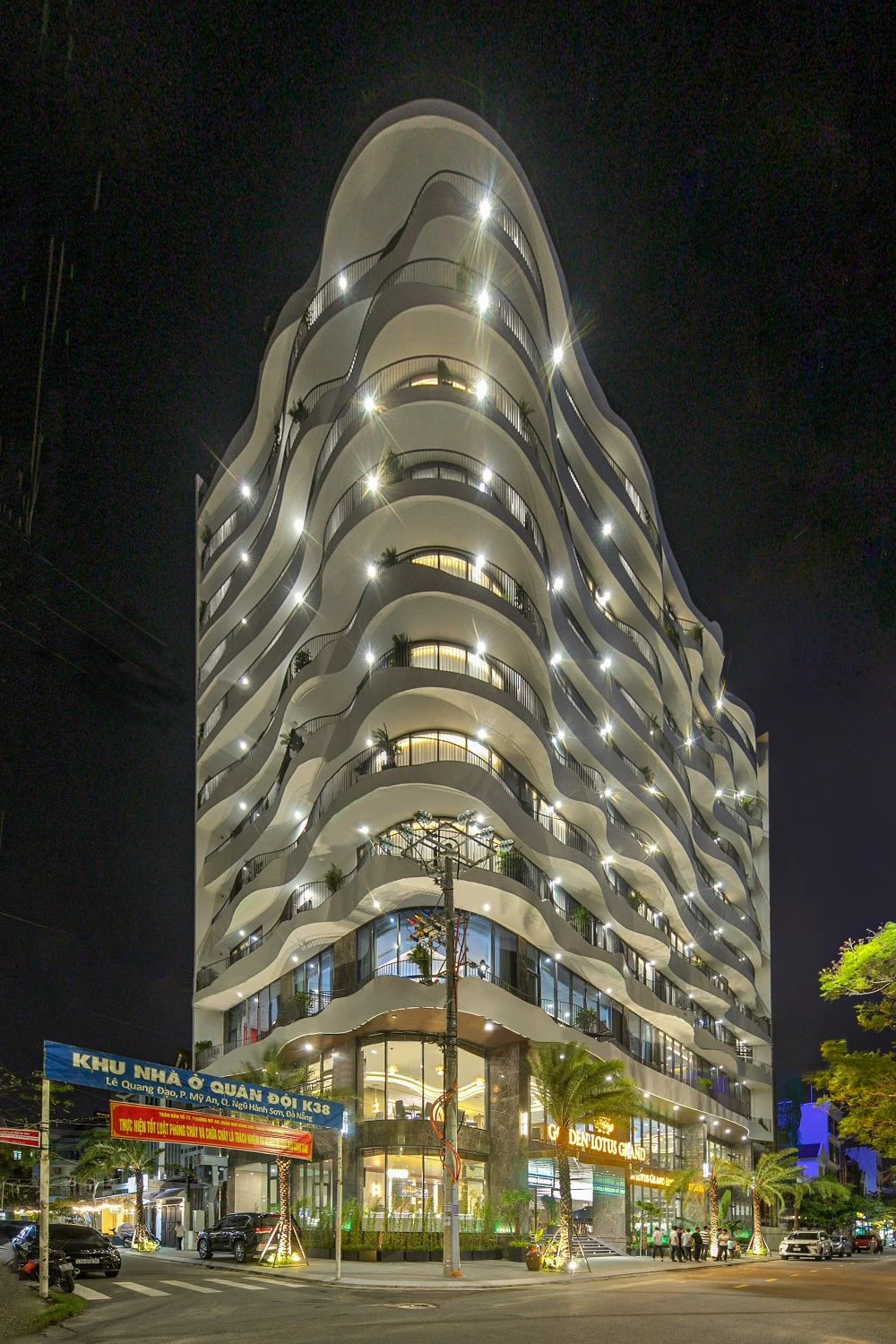 Golden Lotus Grand Hotel