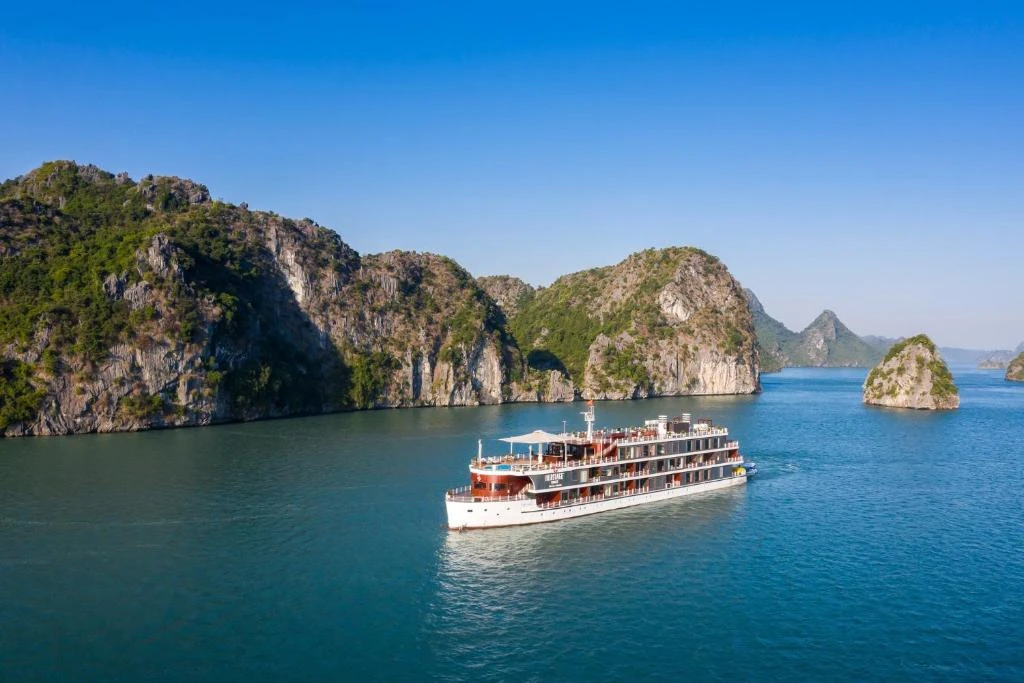 Heritage Cruises Binh Chuan