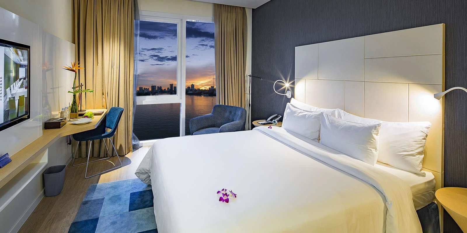 Liberty Central Saigon Riverside