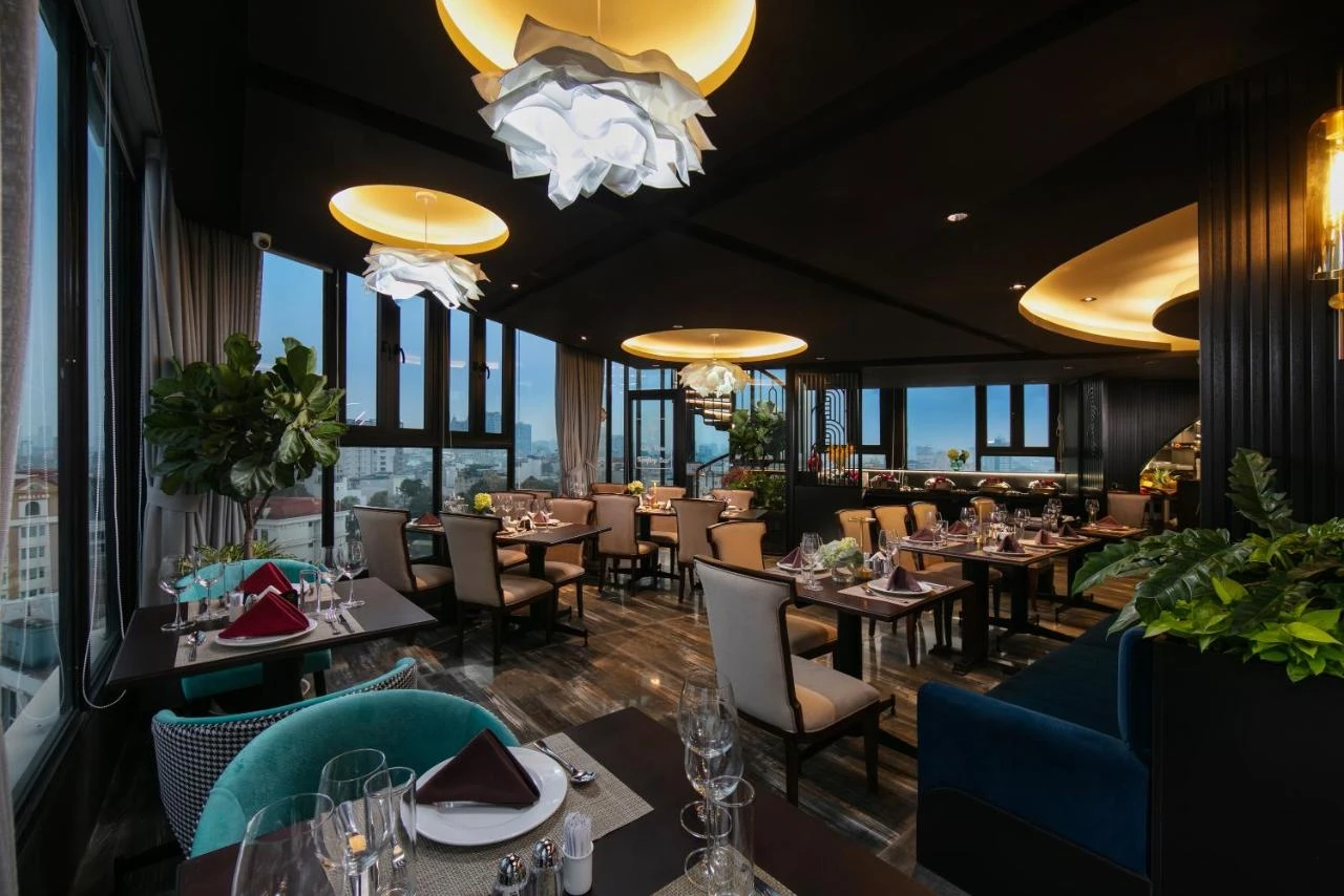 May De Ville Corner Hotel